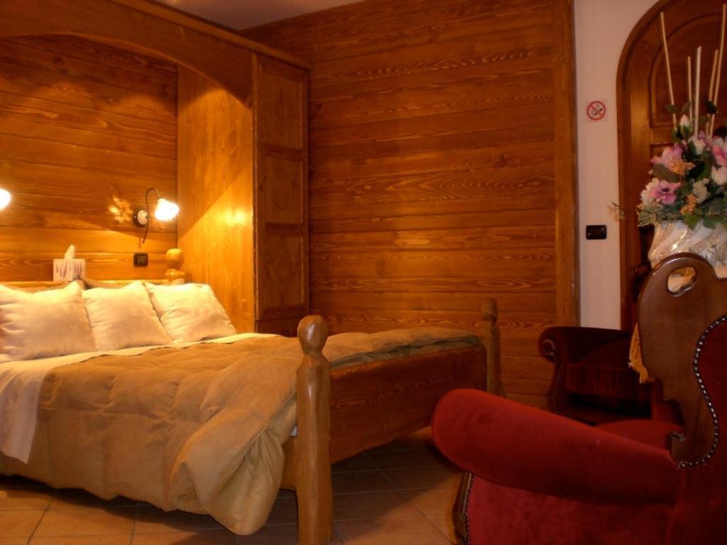 Maison Sam' Suffy Challand Saint Victor Chambre photo